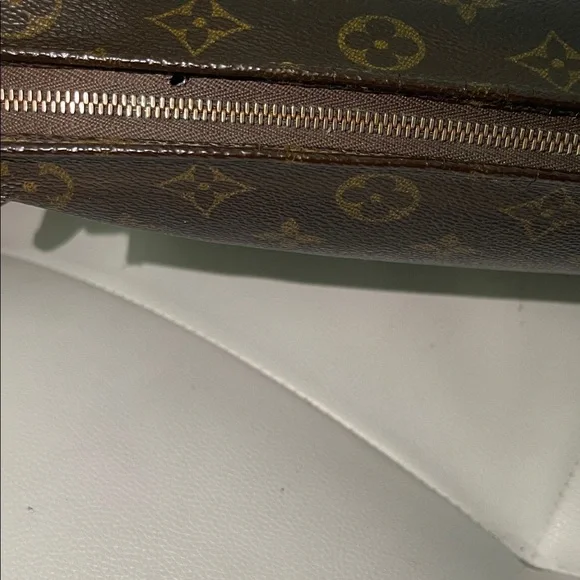 Authentic Louis Vuitton Monogram Cosmetic Accessories Pouch - Picture 10 of 13